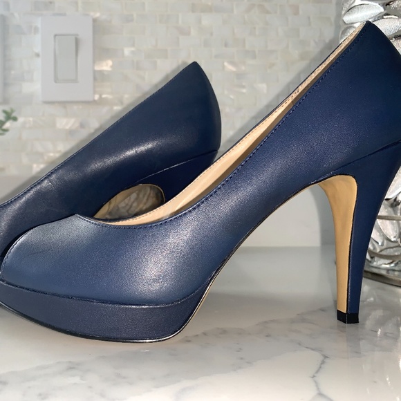 Classic navy blue platform heels - Picture 3 of 5